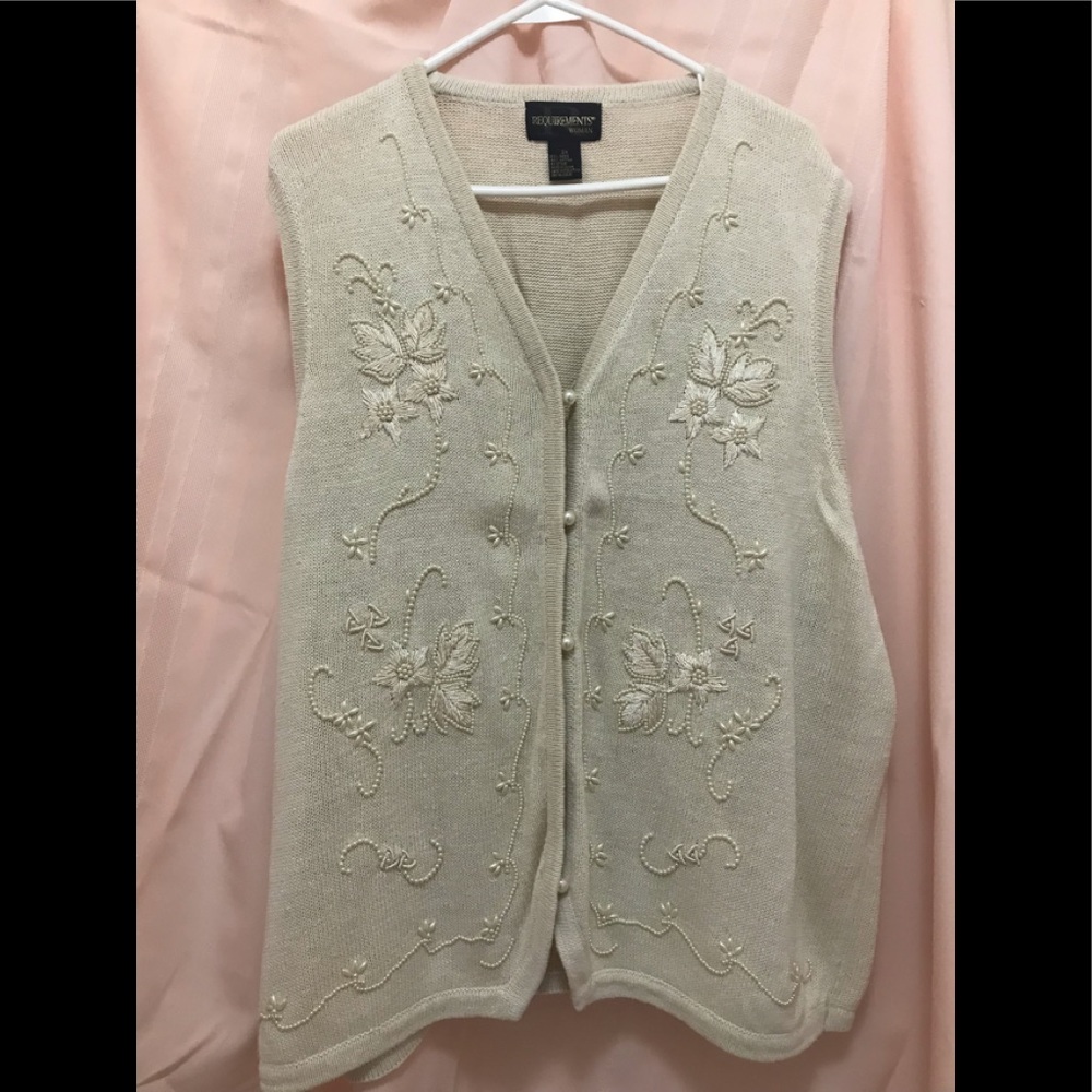 Cream a sweater vest with faux pearl design Sz 3x
